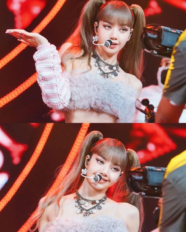 泰国美女lisa舞台照系列今天是双马尾造型的莎莎啦