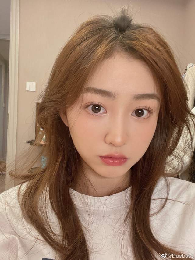 网红"duebass七七"被举报儿时霸凌同学,粉丝认为恶意抹黑