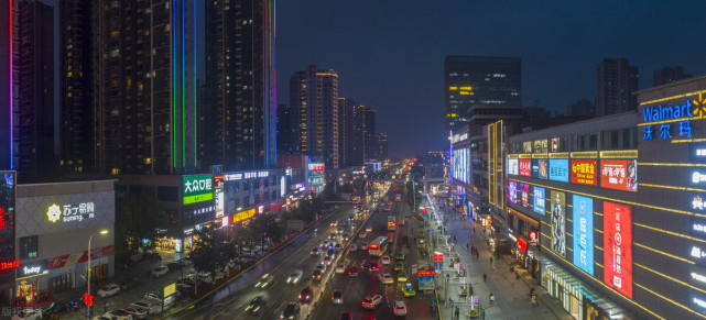 打开腾讯新闻,查看更多图片 >长虹路目前已经是襄阳市区的一条南北