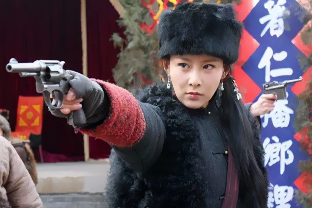 臭名昭著的女匪首曾纵容手下欺辱女学生最终下场如何呢