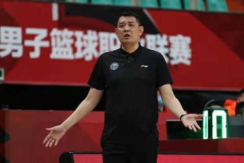 丁彦雨航 巩晓彬离队＋CBA免测名额，山东高速诚意十足，丁彦雨航是金字招牌