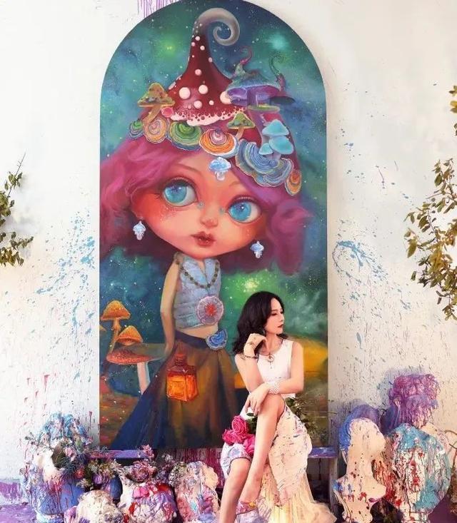 她3年只穿白裙作画全身沾满颜料却美成童话姐姐真飒