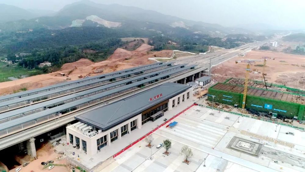 国庆全力抢工期保进度赣深高铁龙川西站预计年底投入使用