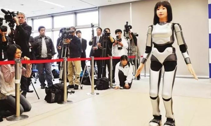 未来机器人会取代人类吗 马斯克推出人形机器 家务工作无所不能 全网搜