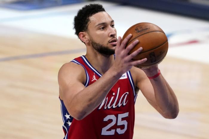 本·西蒙斯 最新的NBA交易传闻：让我们把本·西蒙斯送到德克萨斯吧