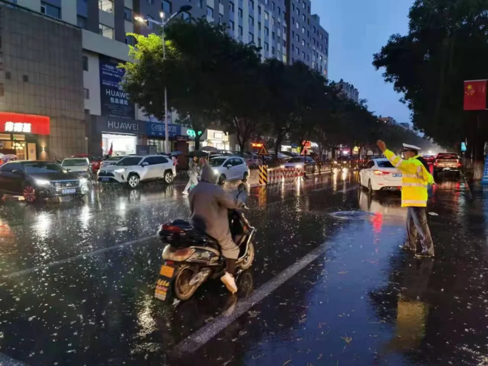 文水县大雨图片