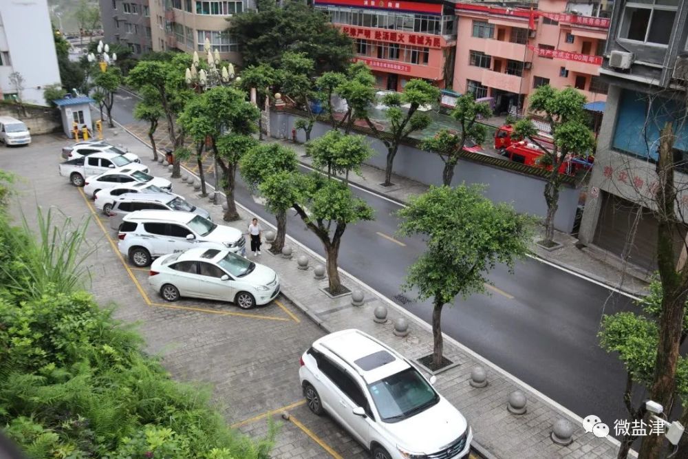 走在盐津县城的大街小巷,干净整洁的街道,日益完善的基础设施,不断