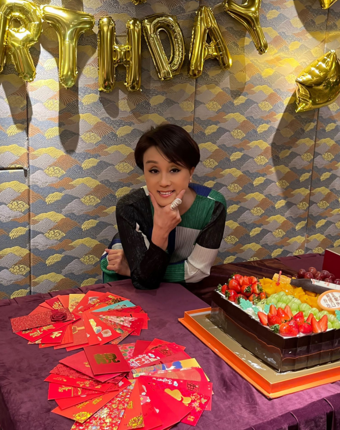 反串专业户盖鸣晖生日54岁冻龄有术坚持单身拒绝富豪追求