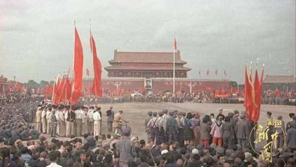 新中国成立初期的彩色影像,都在这部纪录电影中