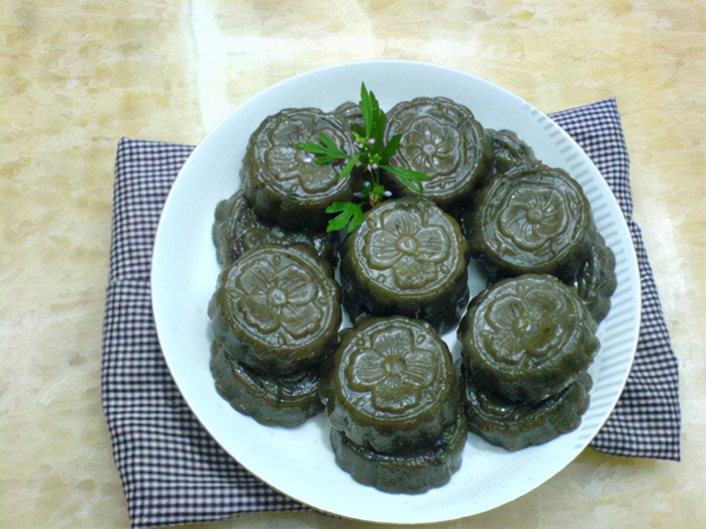 舌尖上的江门鸡屎藤饼司前夜鱼你都吃过吗