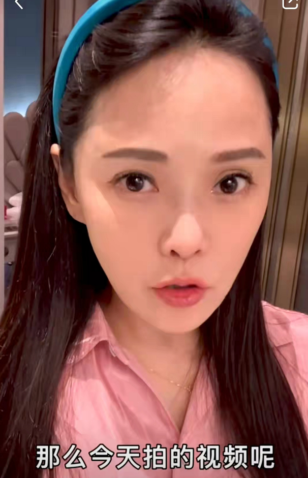 53岁伊能静罕见公开全素颜皮肤白皙无皱纹被赞充满少女感