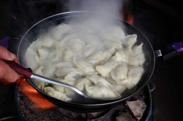 凍餃子怎麼煮才好吃掌握正確方法餃子煮不破口感像鮮餃