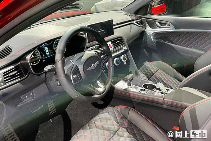 四季度豪华车有哪些？这款轿车2.0T＋后驱，25万就能买(图3)