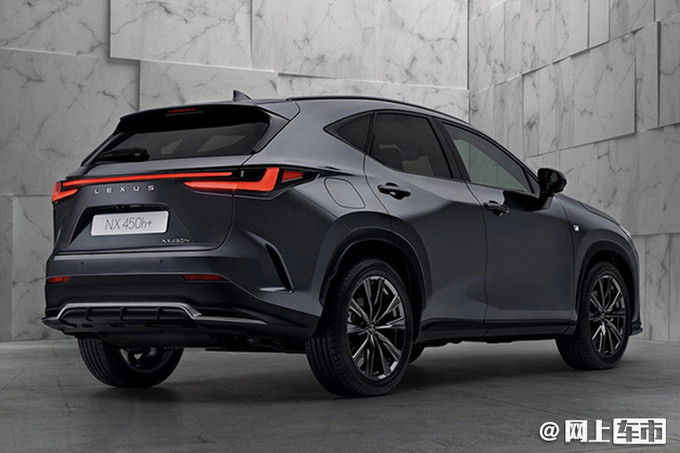 四季度豪华车有哪些？这款轿车2.0T＋后驱，25万就能买(图5)