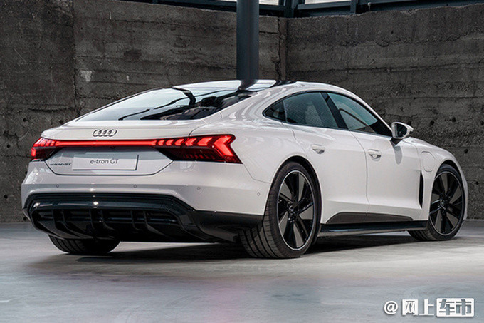 四季度豪华车有哪些？这款轿车2.0T＋后驱，25万就能买(图8)