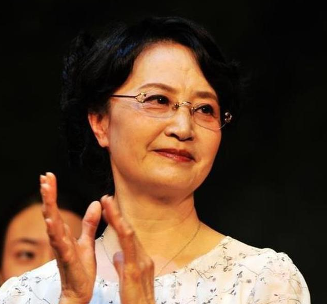 王亚萍:经商有成,身家过亿,多次拒绝绿卡,只因是中国人