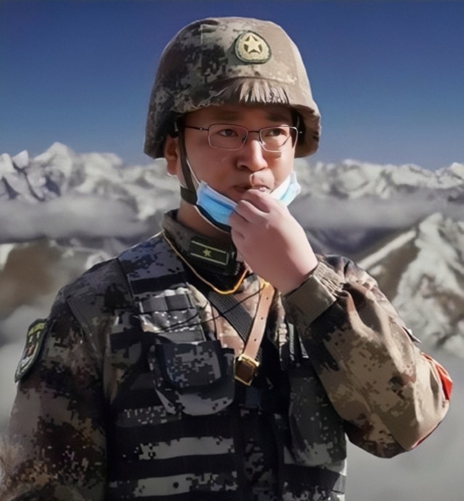 英雄陈红军同志儿子迎来周岁生日这一年你们辛苦了