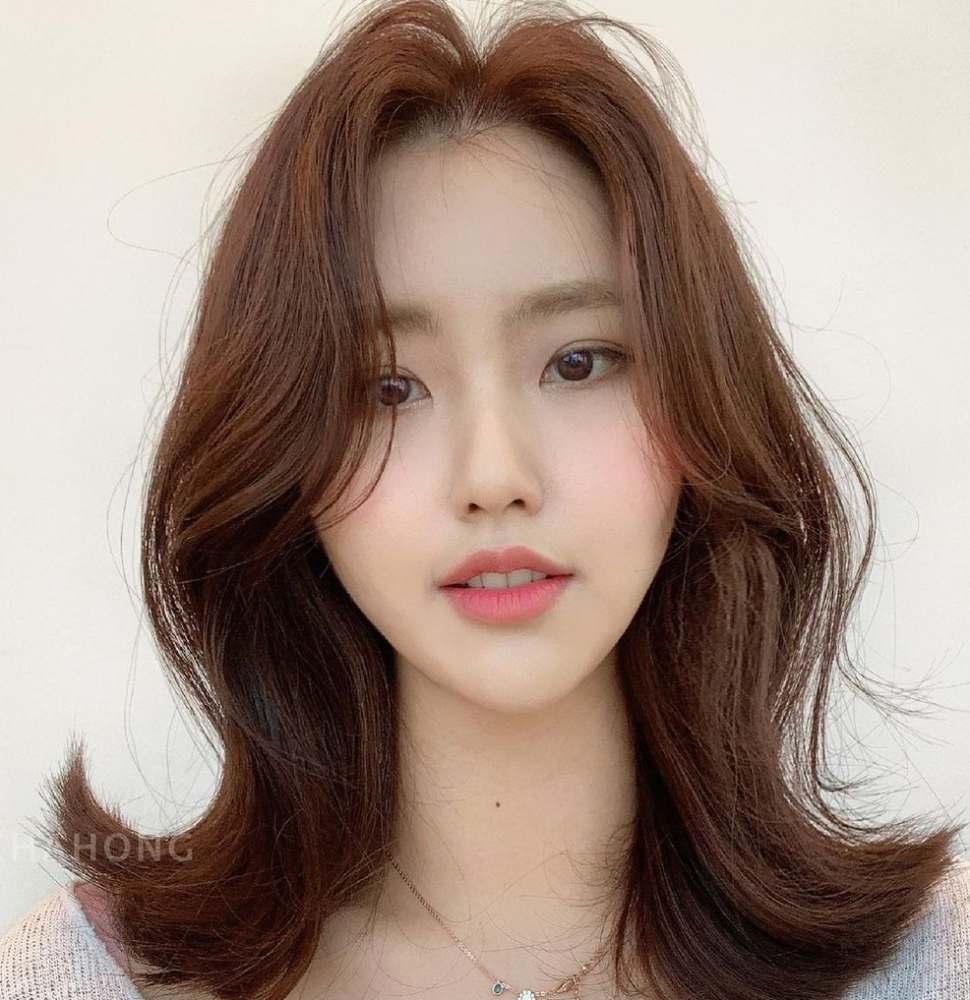 女生发型这么烫,颜值暴涨