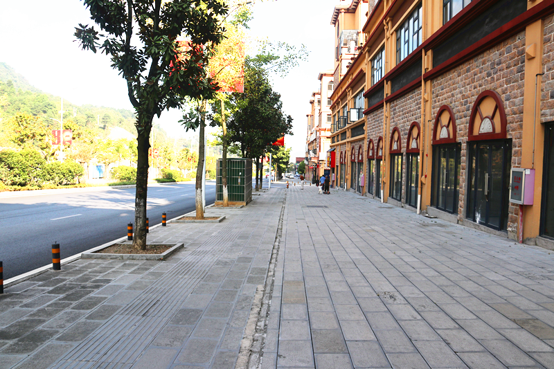 息烽县:道路宽敞整洁焕光彩 文明城市巩固提升工作成效显著_腾讯新闻