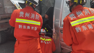 接到群众报警称 黄平县新州镇到马家岩 发生一起两辆货车追尾交通事故