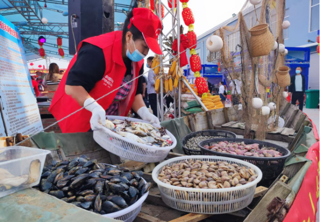 "2021丹东·东港海鲜文化旅游节在东港黄海水产品批发市场正式启幕
