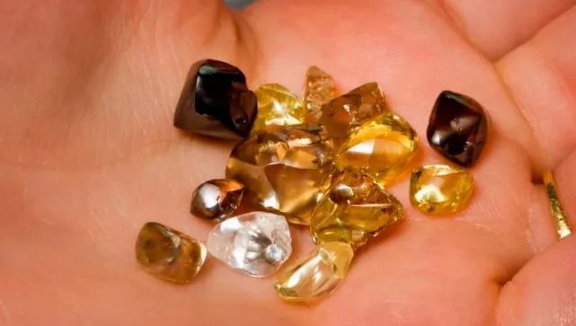 美国有个专供人捡钻石的公园，已有数万颗钻石被捡走，谁捡到归谁翡翠鱼片图片