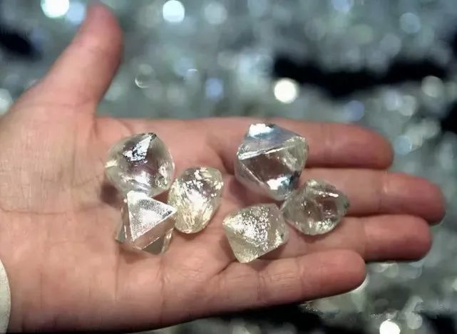 美国有个专供人捡钻石的公园，已有数万颗钻石被捡走，谁捡到归谁翡翠鱼片图片