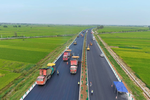 蚌埠五河高速路段施工火热