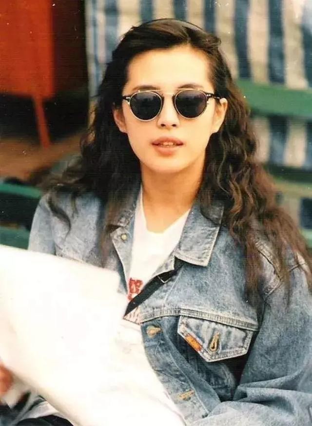 80年代的"港风"穿搭又火了!牢记这4个要点,美得气质又高级_腾讯新闻