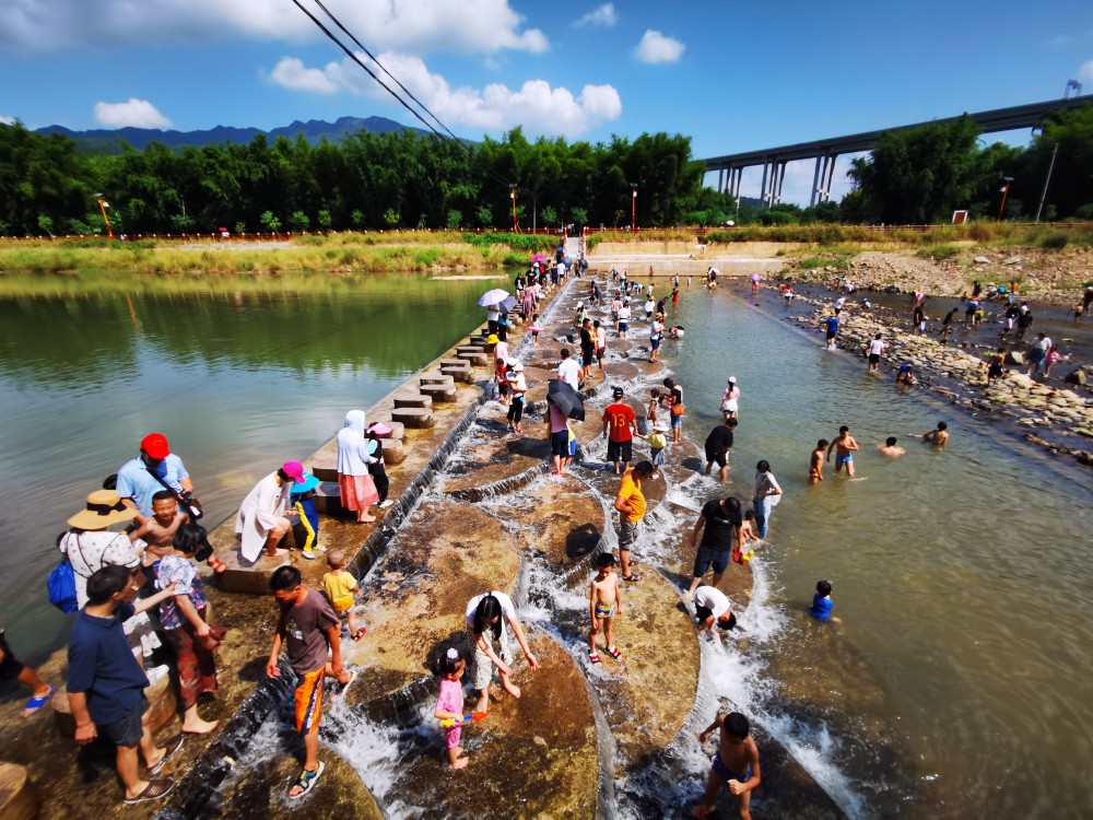 國慶節長假始興瑤鄉迎來旅遊高峰