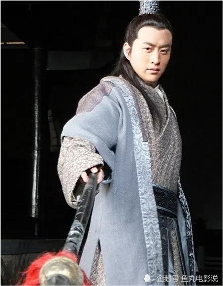 隋唐四绝之首罗松一枪挑开李元霸的双锤他打得过罗成吗