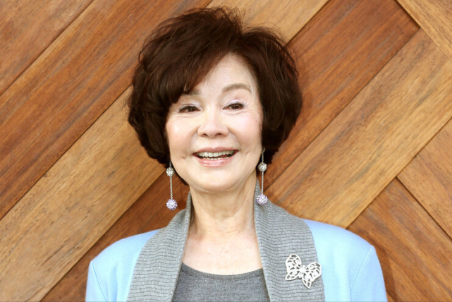 归亚蕾的短发才是奶奶辈最适合的减龄发型时髦优雅端庄大气