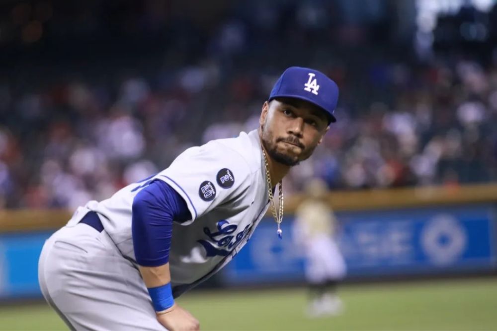 贝茨本赛季受到伤病困扰,发挥远远低于预期, 可是谁又能质疑这一位