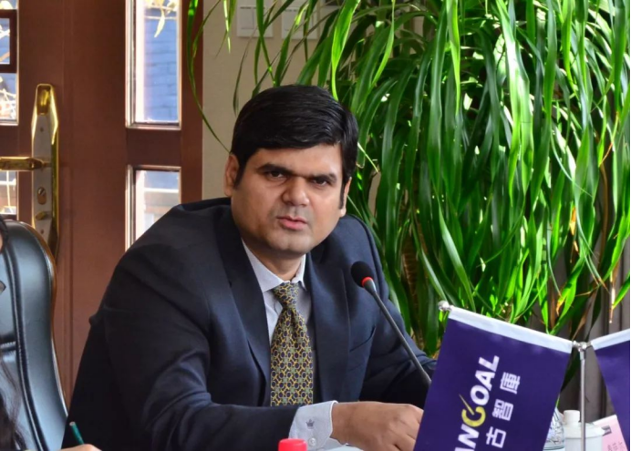 印度教授来我国学习,体验我国高铁后感到难过:原来国内都是假象