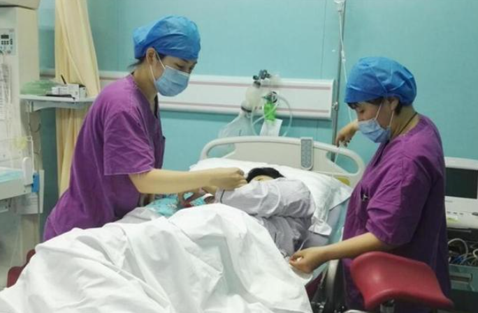 当然,这不是女性一个人的问题,可到最后无论是生下孩子,还是将其打掉