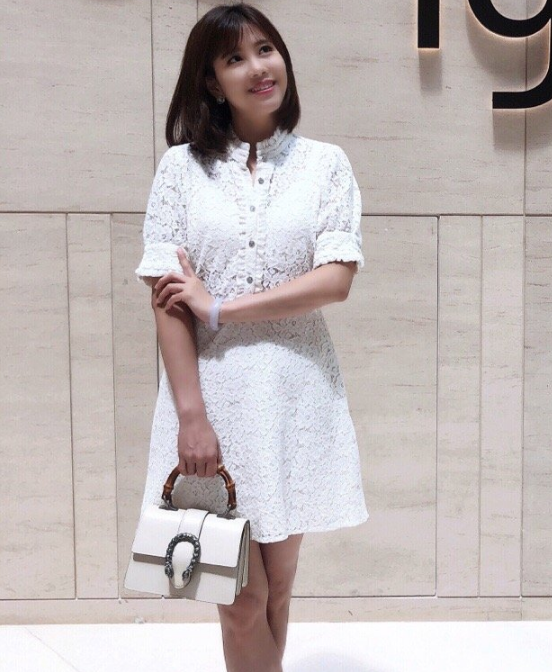 广东电视台节目主持人黎绮雯越来越有魅力她才是广东不老女神