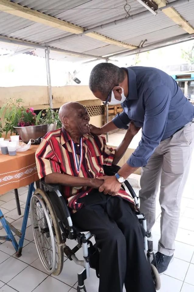 法国最长寿公民去世,享年112岁