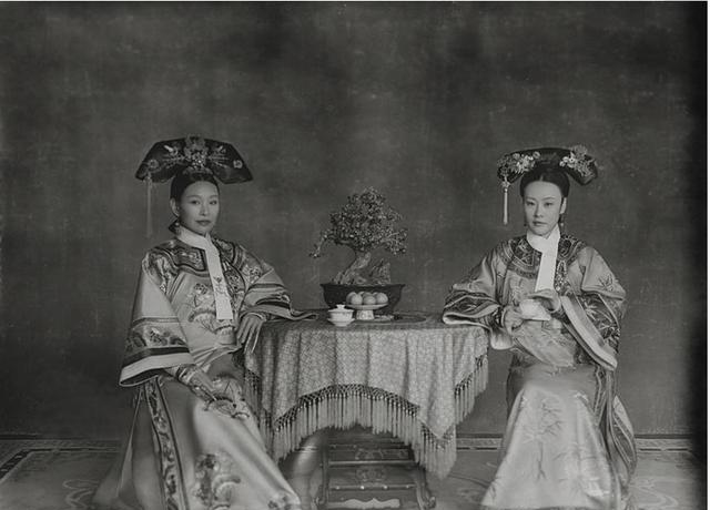 乾隆皇帝死后,嘉庆皇帝是如何对待乾隆的50多个妃子的?_腾讯新闻