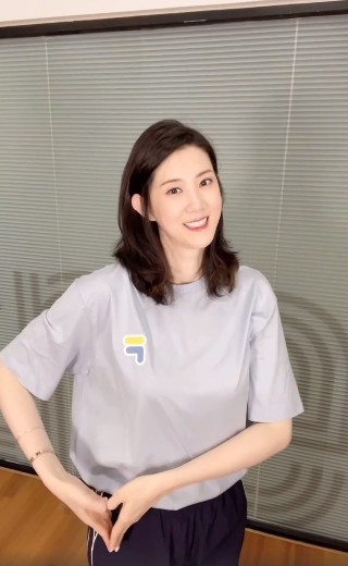 前女排国手薛明新照:34岁美艳,与导演老公离婚4年,转型娱乐圈