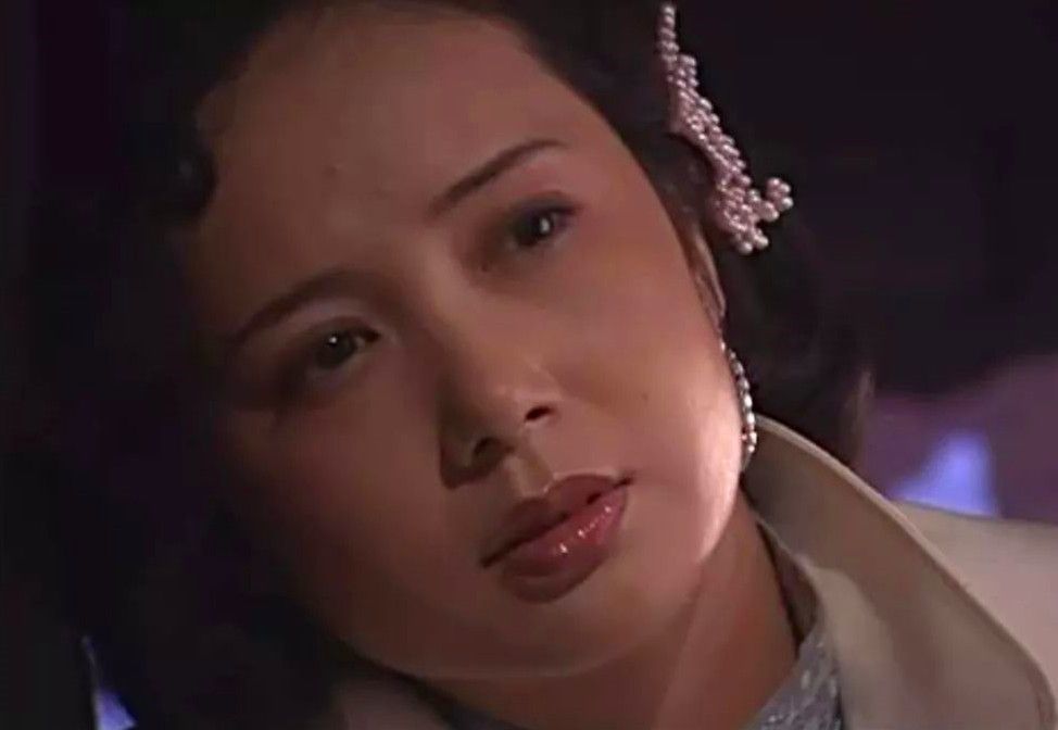 《大宅门》白玉婷曾对万筱菊爱得极卑微,再见面为何变得那么高傲