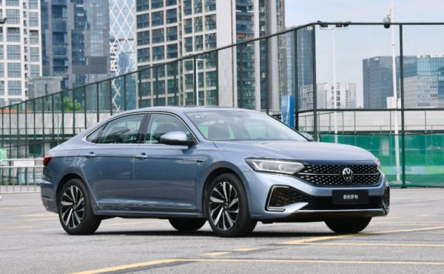 双脸魅力 配置全面升级 试驾上汽大众新帕萨特330tsi