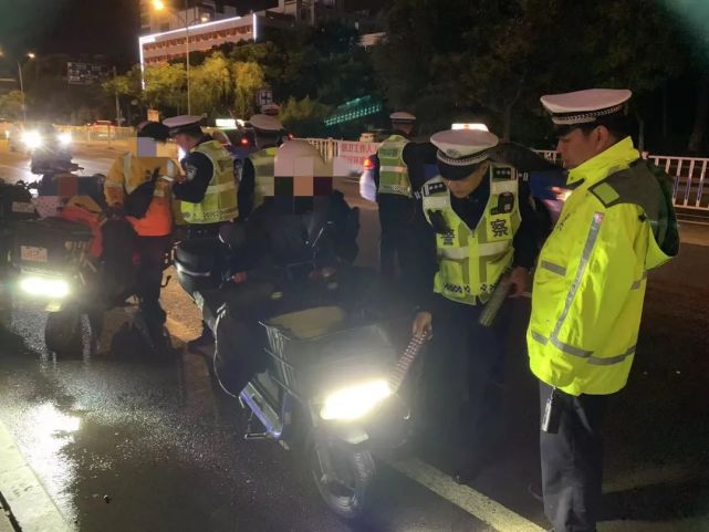 知危险会避险之四十四|平安送外卖，交通安全记心上