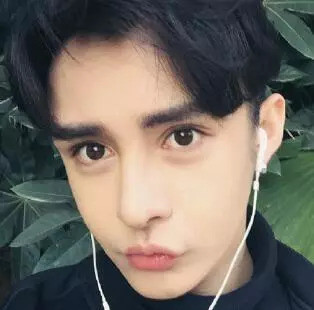 这8个明星眼大如铜铃,突出人类极限反变丑!