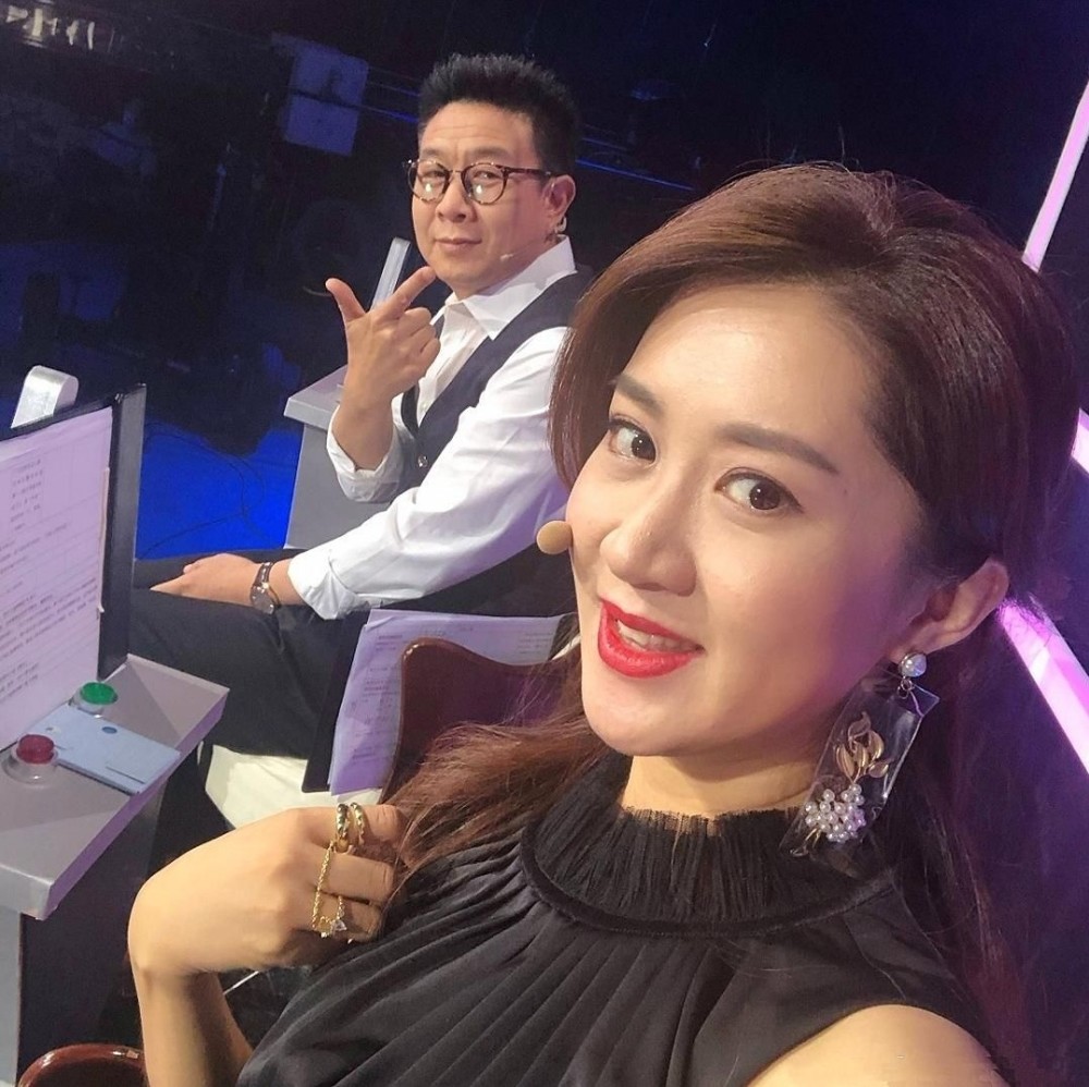 外来媳妇本地郎华女代表着眼高的女性最后嫁给了他