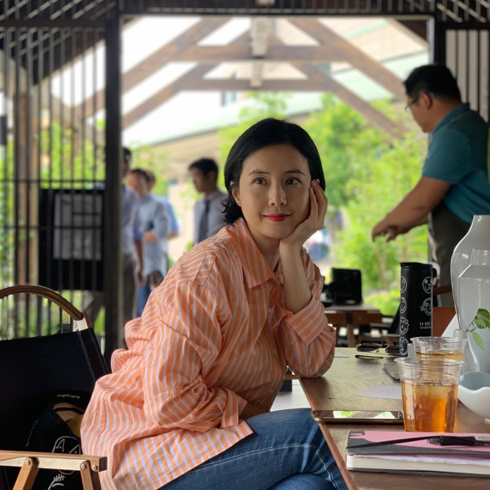 韩国女星崔贞允官宣离婚,告别十年豪门婚姻,丧偶式婚姻的悲哀!