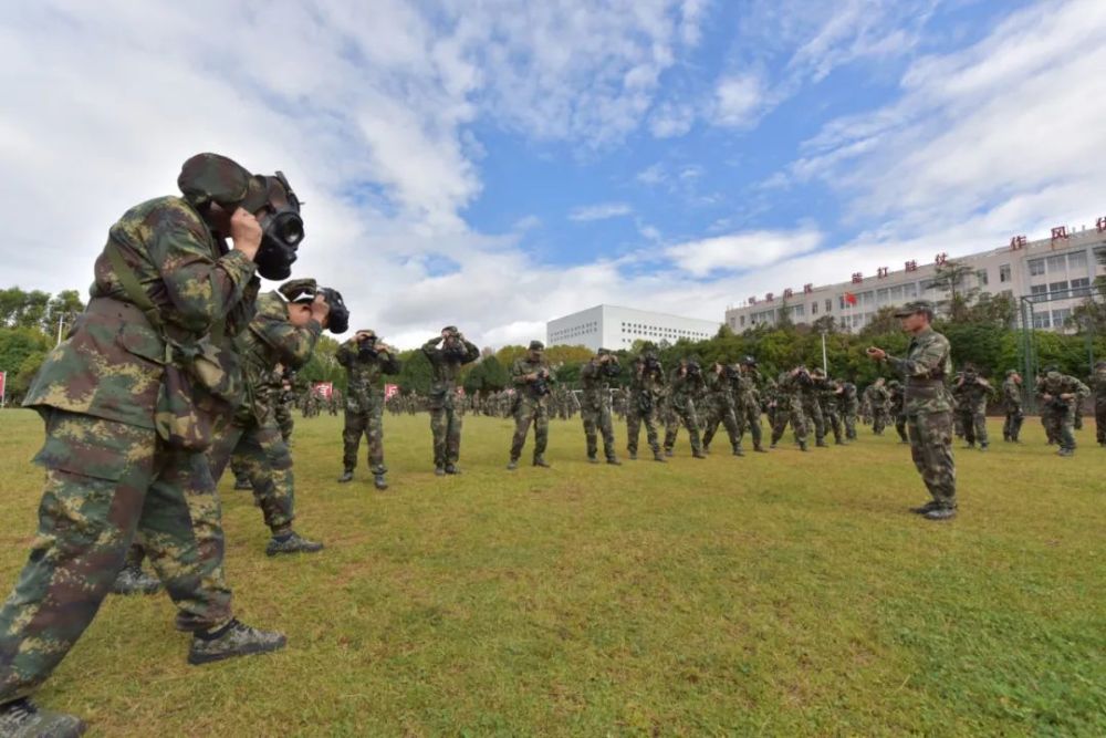 火箭军某部千余名新兵立下铿锵誓言!