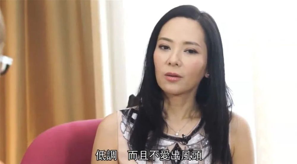 婚前绯闻缠身，婚后变河南好媳妇，“最美港姐”郭羡妮的两级反转