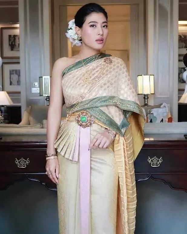 泰国王室的基因有多强王子公主各有各的丑美艳王妃形如摆设