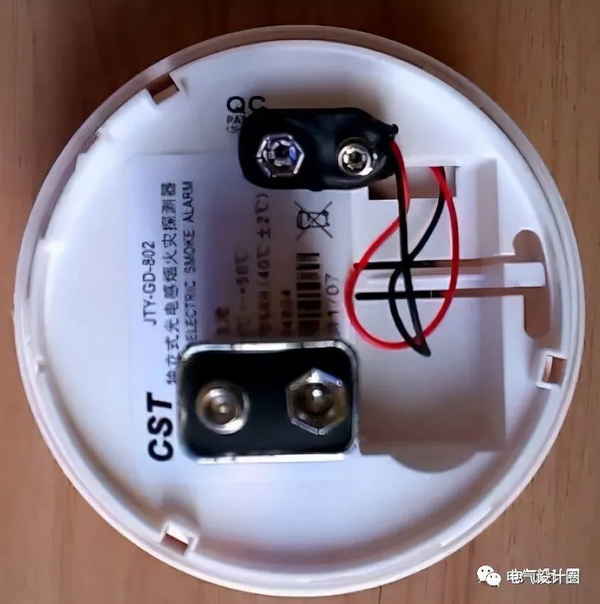 什么是独立式感烟火灾探测报警器?一篇文章带你了解清楚!_腾讯新闻