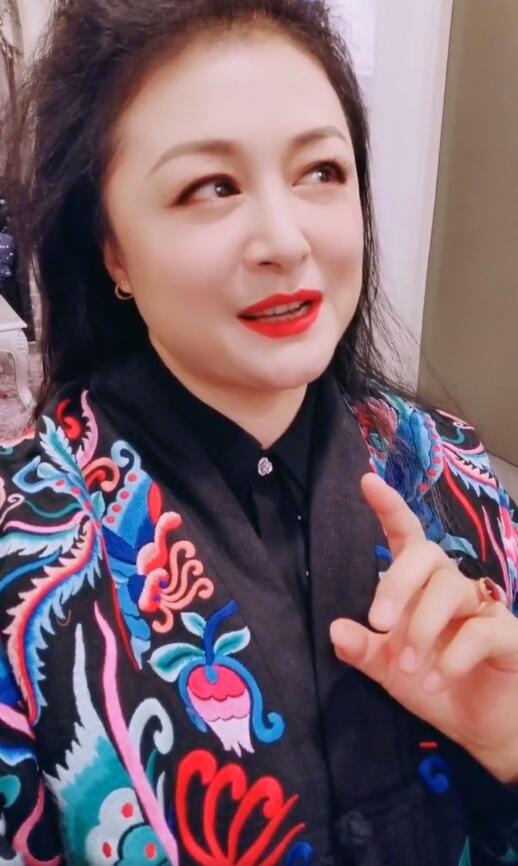 于月仙去世59天老母亲首次晒女儿生前画面细节里全是不舍